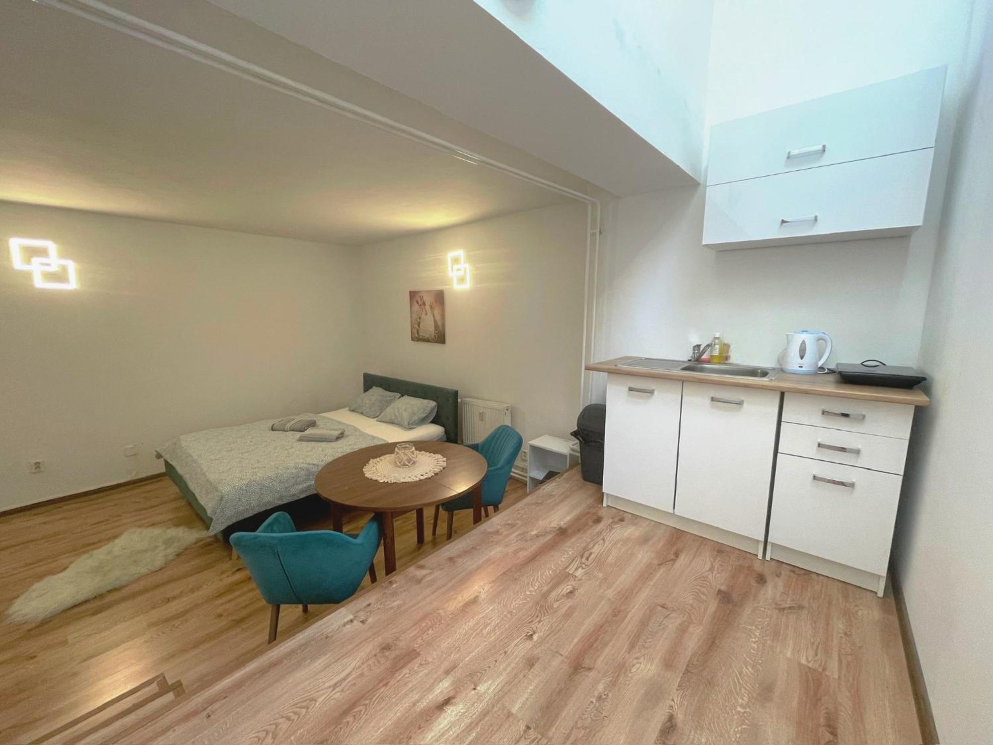 Central Apartment New Studio 科希策 外观 照片